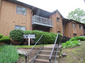 Building Photo - 67 Riverview Dr