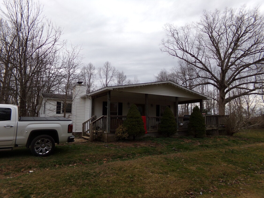 375 Pioneer Orchard Rd, Morehead, KY 40351 House Rental in Morehead, KY