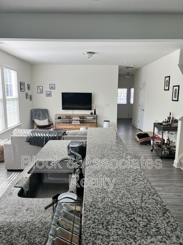 Foto del edificio - 4773 Lord Fogelman Wy