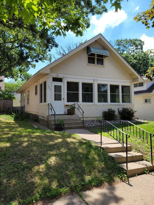 3733 DuPont Ave S, Minneapolis, MN 55409 Townhome Rentals in
