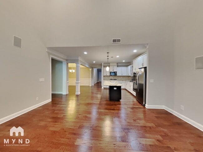 Foto del edificio - 5113 Pansley Dr