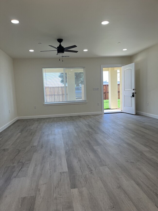 Foto del edificio - 5104 Chestnut Rd