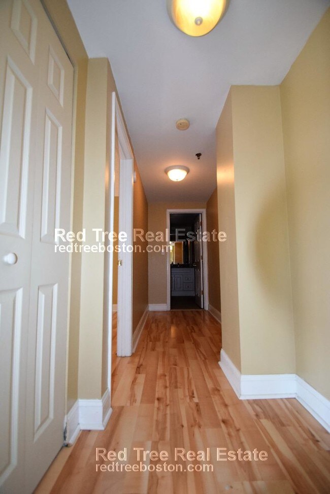 Building Photo - 15 N Beacon St