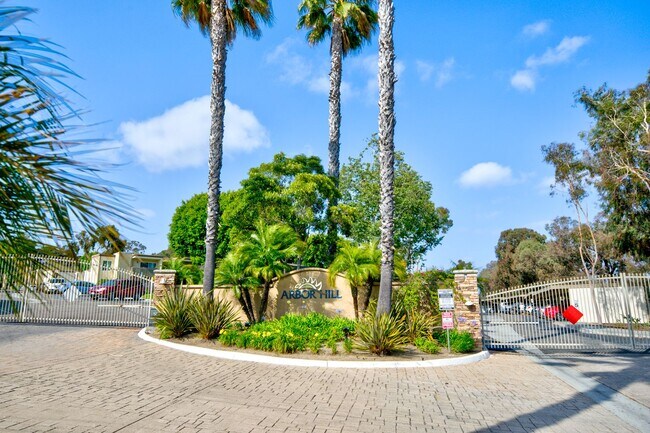 Foto del edificio - 432 Edgehill Ln