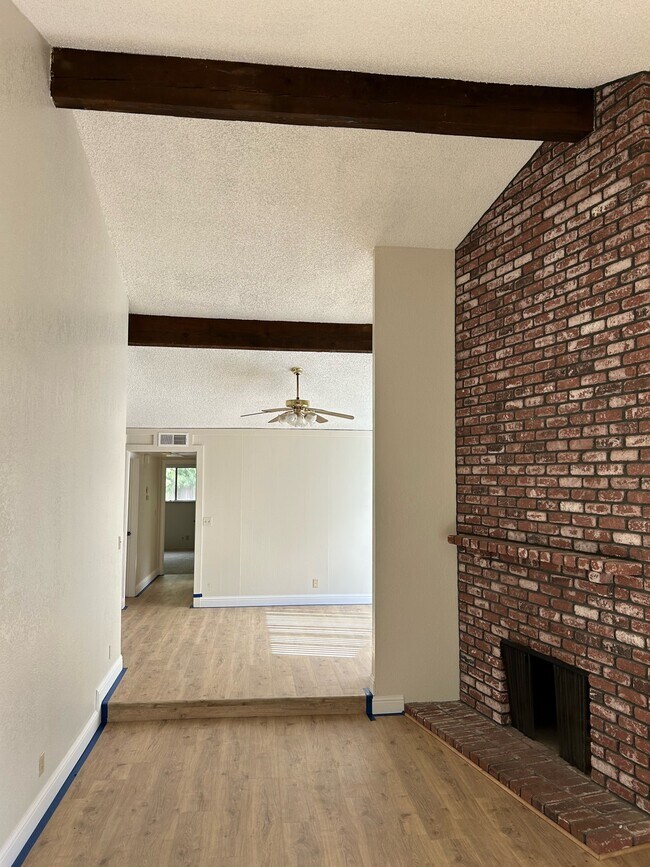 Foto del edificio - 1710 Avondale Ave