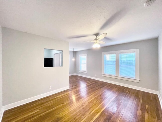 Foto del edificio - 629 E 11th St