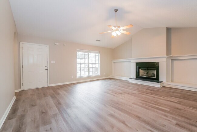 Building Photo - 314 The Gables Dr