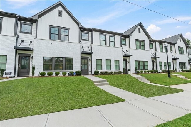 Building Photo - 2410 Lakeshore Ln
