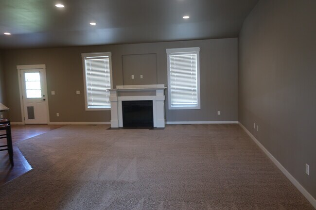 Building Photo - 1494 Copper Loop