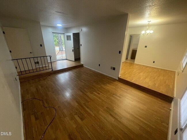 Foto del edificio - 7761 Brookdale Dr