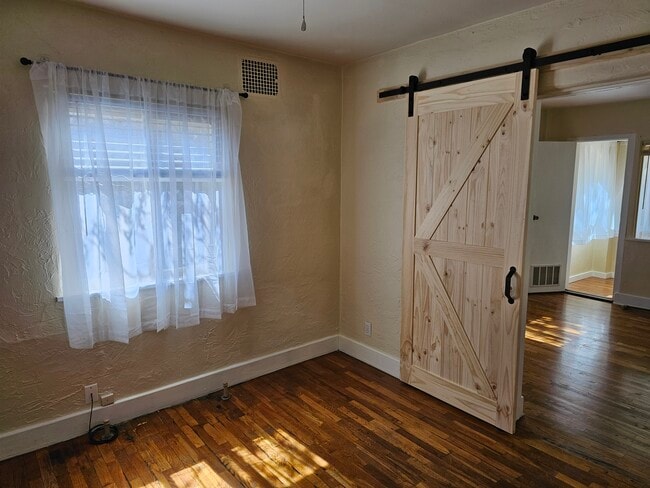 Photo - 2826 W Platte Ave Apartment