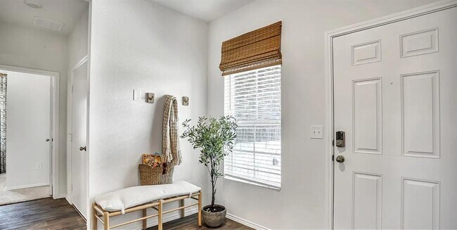 Foto del edificio - 11524 Rush Ln