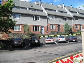 Building Photo - 61 Grove St