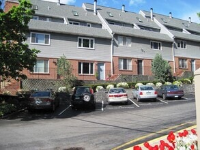 Building Photo - 61 Grove St