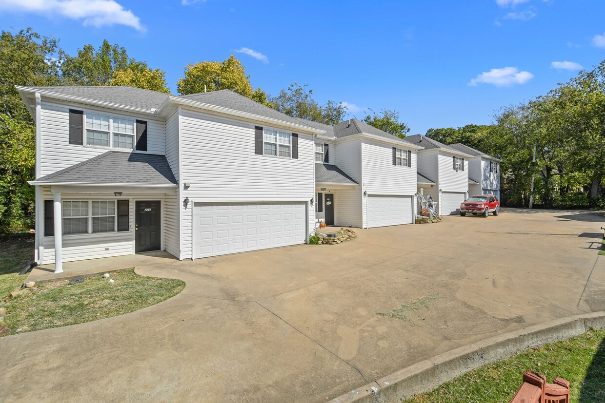 Foto principal - 319 E Modoc Ave