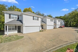 Building Photo - 319 E Modoc