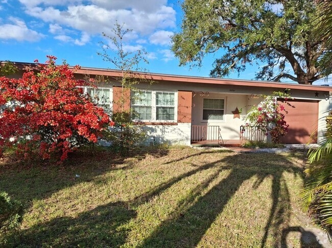 Building Photo - 10751 Temple Terrace