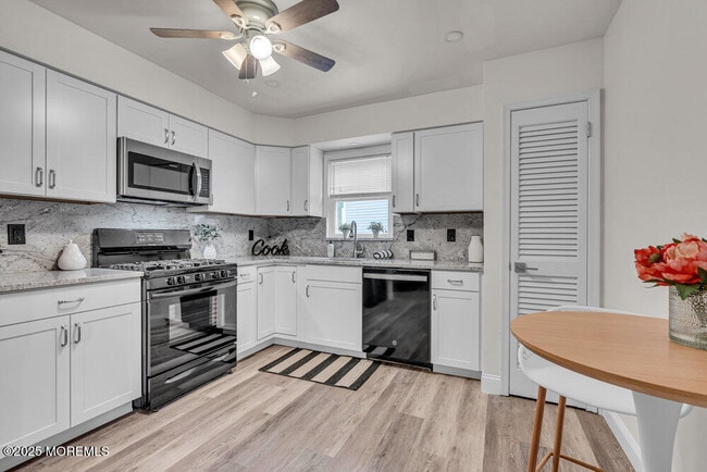 Building Photo - 30 Turnberry Cir