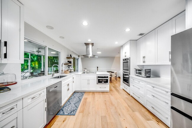 Foto del edificio - 3402 Pine Haven Cir