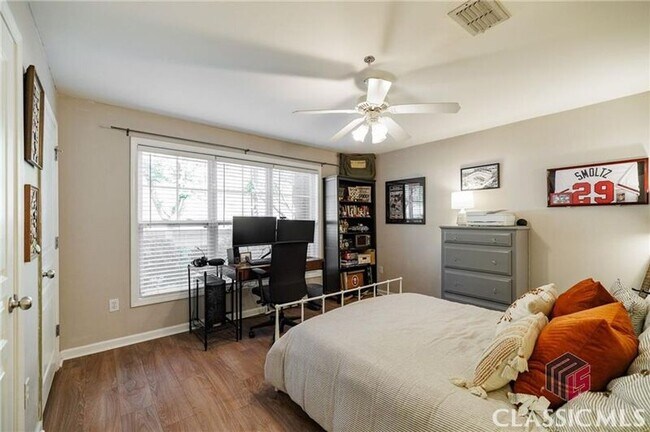 Foto del edificio - 660 Barnett Shoals Rd