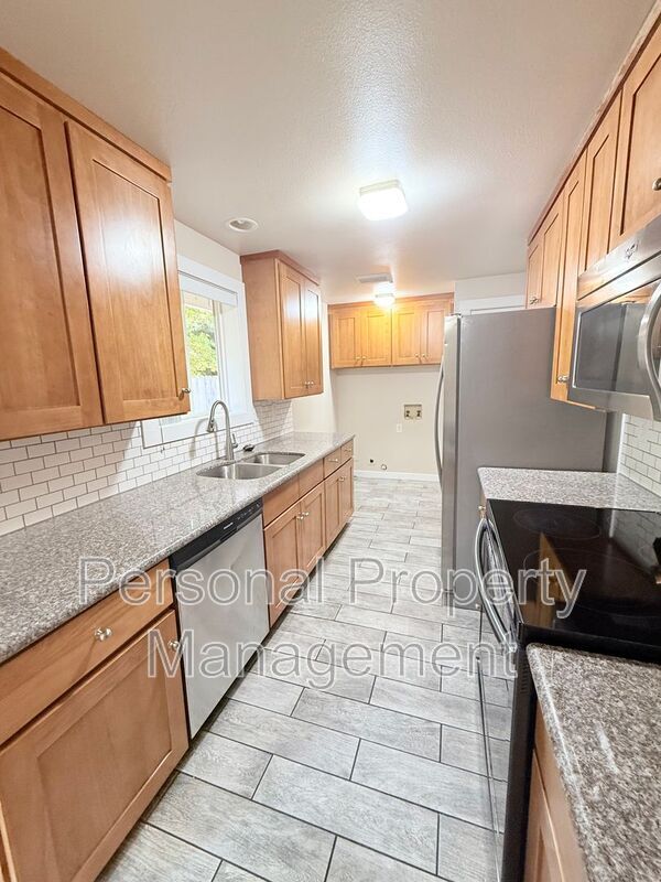 Building Photo - 1803 SE Blairmont Dr