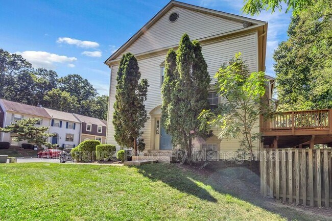 Building Photo - 5743 Burke Towne Ct