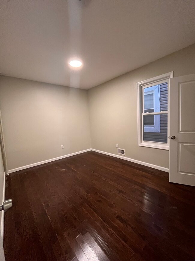 Unit 1 - 373 Seymour Ave