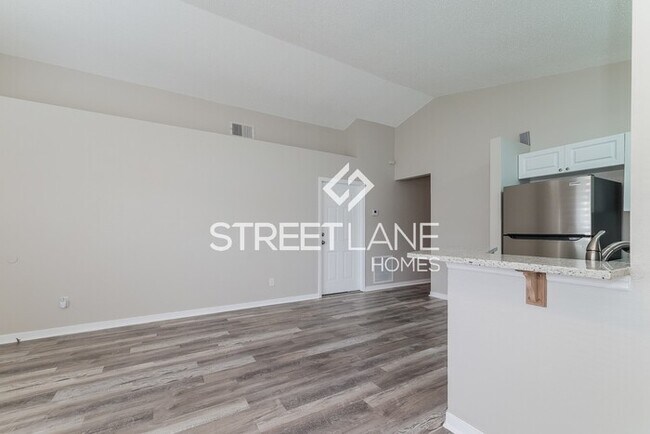 Foto del edificio - NOW OFFERING $250 OFF FIRST FULL MONTH'S R...