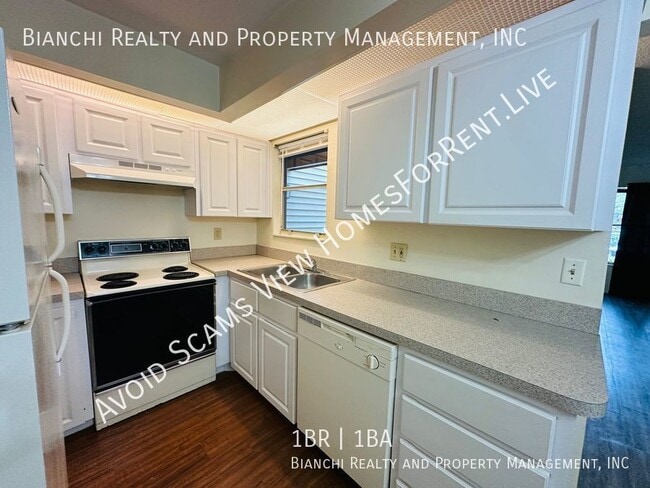 Building Photo - 1568 Nantucket Ct