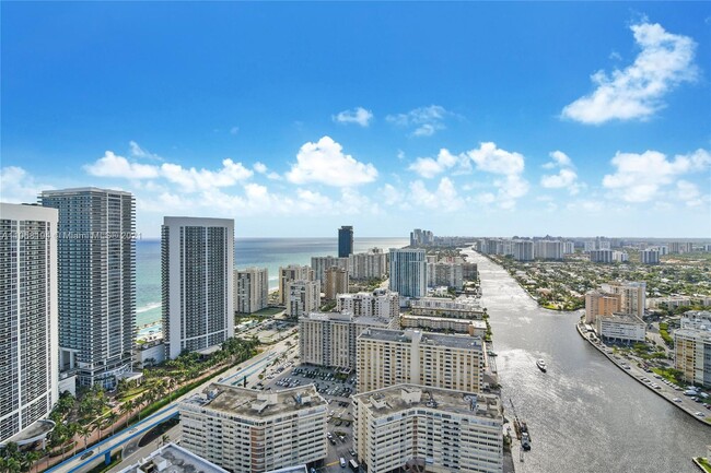 Building Photo - 4010 S Ocean Dr