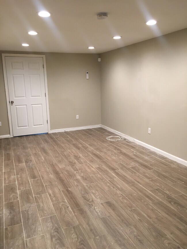 sala de estar - 868 Bellevue St SE