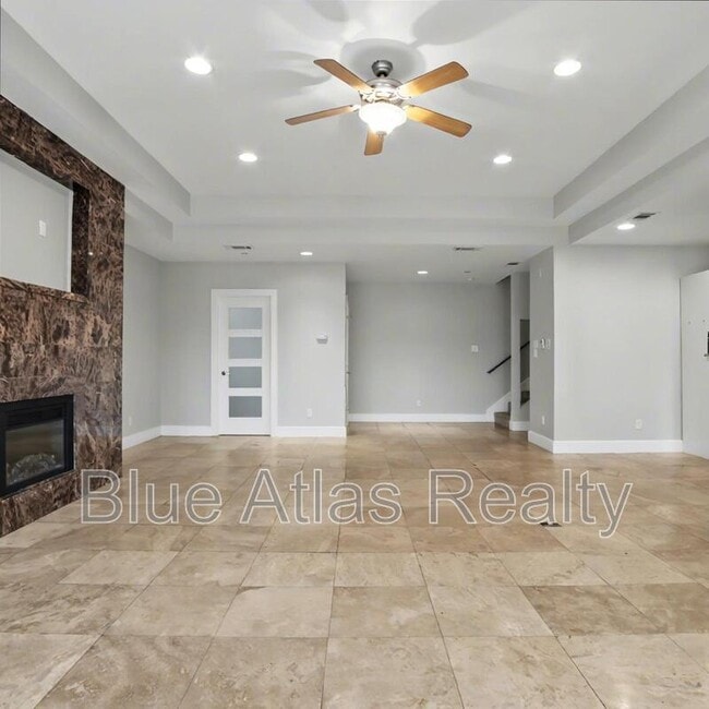 Building Photo - 2690 Rockbrook Dr