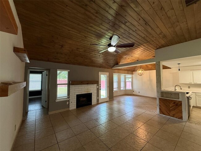 Building Photo - 501 Morning Dove Dr
