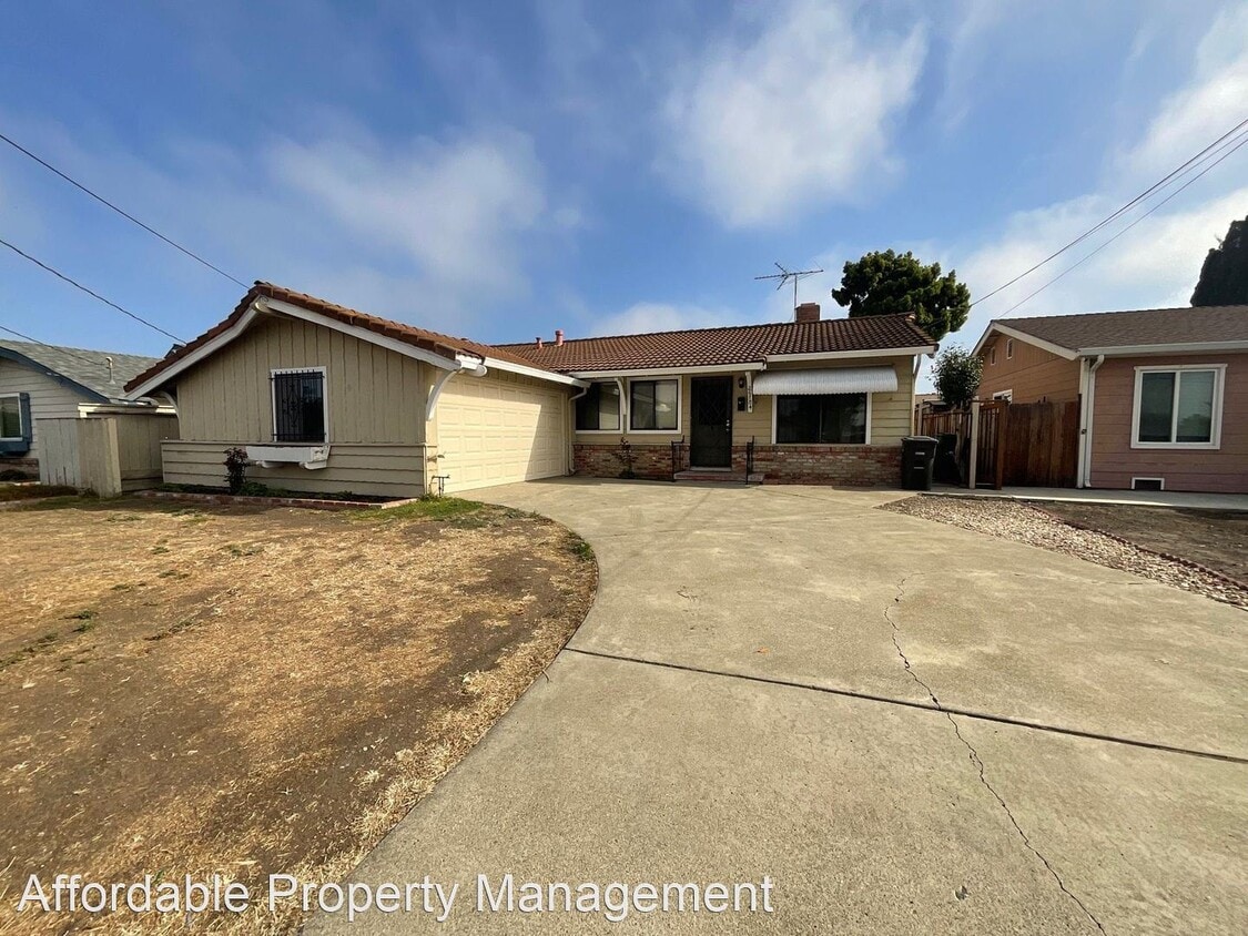Primary Photo - 3 br, 2.5 bath House - 26784 Wauchula Way