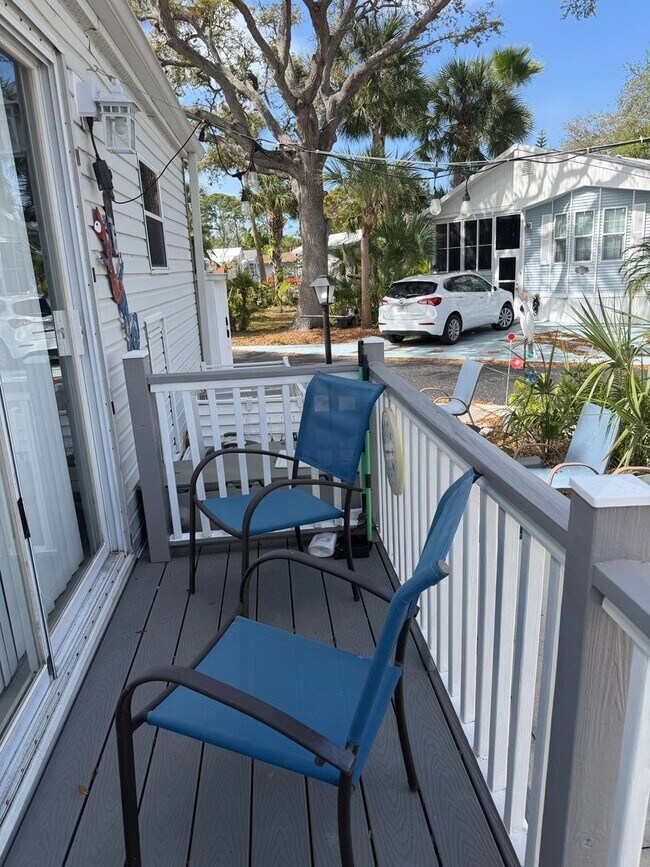 Building Photo - Mobile Home in Sarasota Lakes and Rv