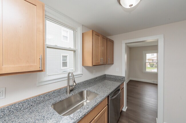 Foto del edificio - 21870 Ball Ave