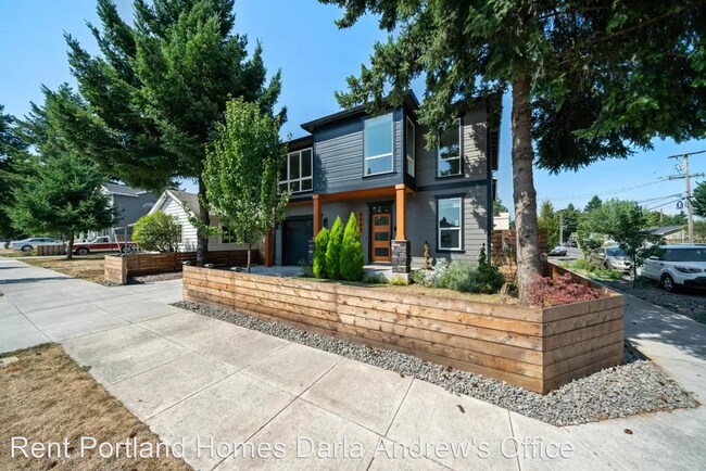Building Photo - 3 br, 2.5 bath House - 6509 SE 62nd Avenue