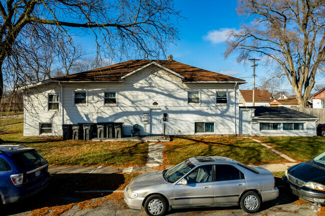 Accessible Parking - Ecorse Apartments
