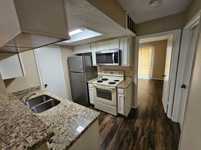 Foto del edificio - 2500 E Park Blvd