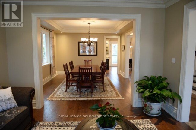 Photo du bâtiment - 1376 Acton Crescent