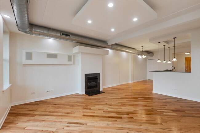 Foto del edificio - 3550 W Montrose Ave