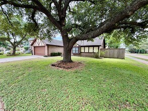 Building Photo - 19335 Diversion Dr