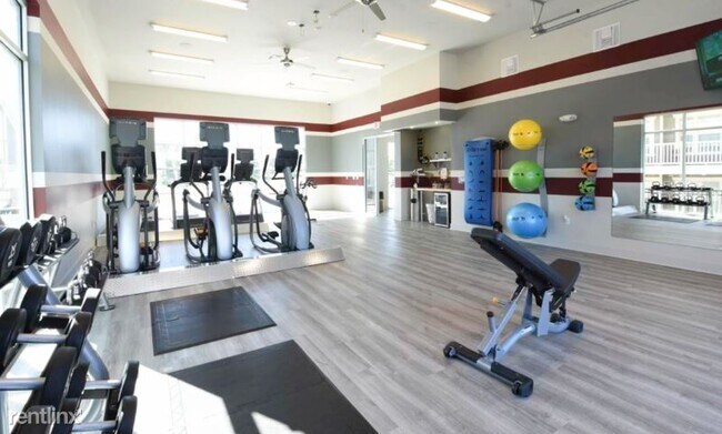 Foto del edificio - 1 br, 1 bath Apartment - 7695 S Winnipeg St