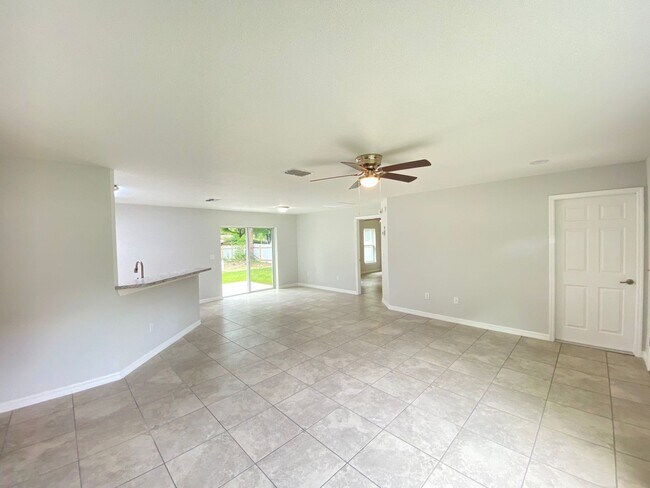 Foto del edificio - Desirable SE Ocala Neighborhood 4/2/2 *WON...
