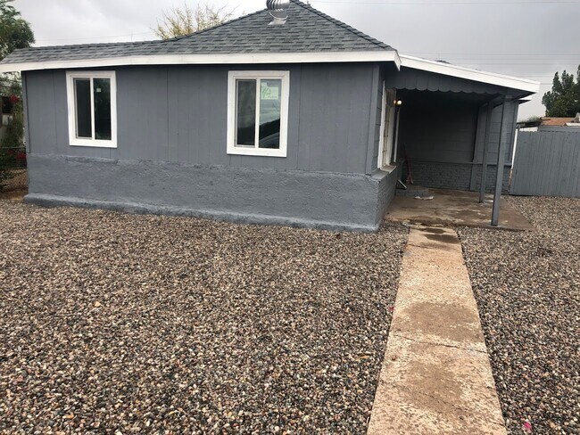 Building Photo - 4828 S 35th Dr