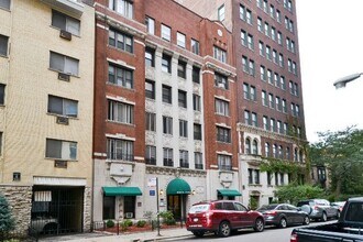 Building Photo - 533 W Roscoe St