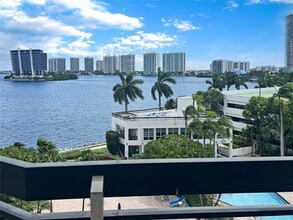 Building Photo - 3600 Mystic Pointe Dr