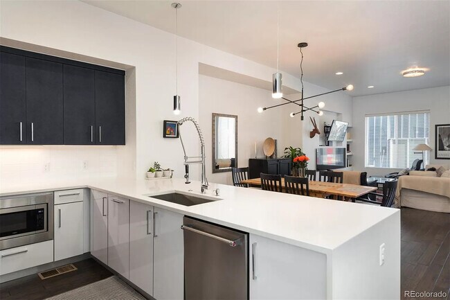 Foto del edificio - 3038 Wilson Ct