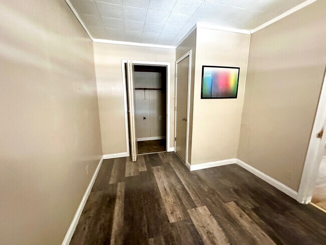 Building Photo - 1630 Collins Ave
