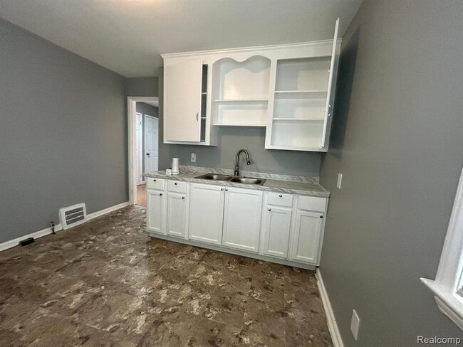 Building Photo - 19710 Moross Rd